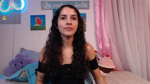 Snapshot of lailypink chatting on December 7, 2:31 am samanta online show from December 7, 2:31 am