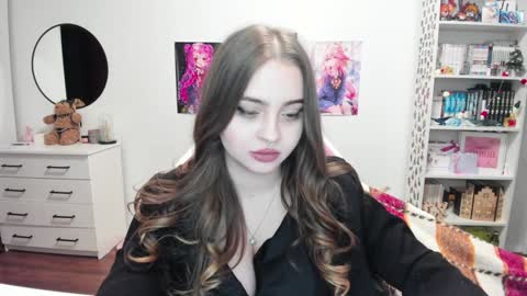 Snapshot of lain__ chatting on December 31, 8:45 pm Kira online show from December 31, 8:45 pm