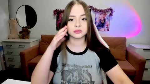 Snapshot of lain__ chatting on November 26, 10:55 pm Kira online show from November 26, 10:55 pm