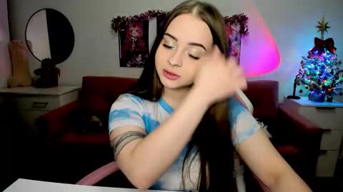 Snapshot of lain__ chatting on December 1, 8:25 pm Kira online show from December 1, 8:25 pm