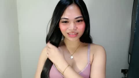 laire online show from April 25, 6:05 am