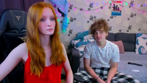 Snapshot of laksmrrr chatting on December 5, 8:11 am Lu Alex online show from December 5, 8:11 am