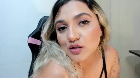 Snapshot of lala_buny chatting on December 14, 10:14 pm Lala online show from December 14, 10:14 pm