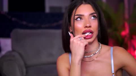 Lala online show from January 9, 7:59 pm