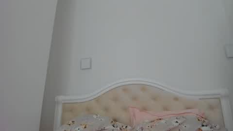 Lallie  online show from January 16, 3:27 pm