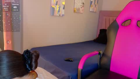 Snapshot of laly_cherry_ chatting on November 7, 12:16 pm Laura online show from November 7, 12:16 pm