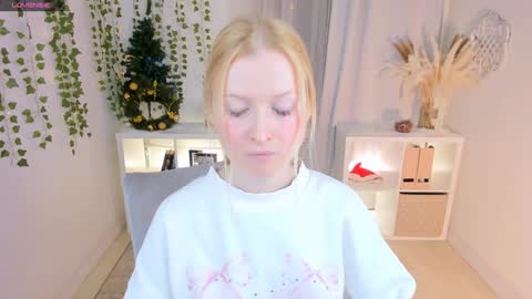 Laly online show from January 9, 7:40 pm