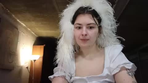 Snapshot of lama111111mama chatting on December 24, 9:44 pm I work 5PM to 9 PM EST New York online show from December 24, 9:44 pm