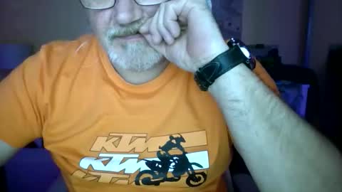 Snapshot of lamabama chatting on December 3, 9:46 pm lamabama online show from December 3, 9:46 pm