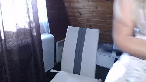 Snapshot of lamadrina006 chatting on October 14, 7:53 am LaMadrina006 online show from October 14, 7:53 am