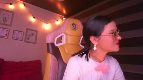 Snapshot of lana_dreams_ chatting on November 26, 1:39 am Lana online show from November 26, 1:39 am