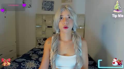 Snapshot of lana_foxxxx chatting on December 18, 9:43 pm Your beautiful Lana online show from December 18, 9:43 pm