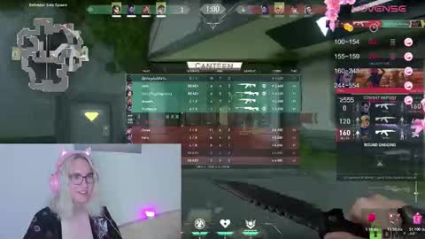 Snapshot of lana_lunar chatting on October 28, 2:20 pm Lana online show from October 28, 2:20 pm