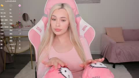 Snapshot of lana_mazy chatting on January 12, 8:47 pm Lana online show from January 12, 8:47 pm