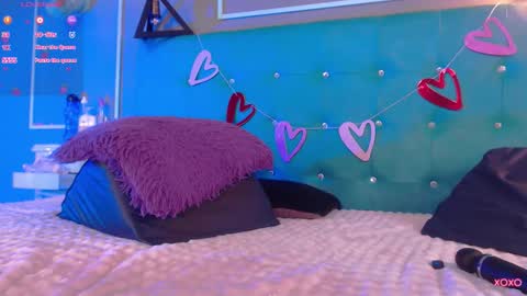 Angel  IG  online show from February 20, 6:52 pm