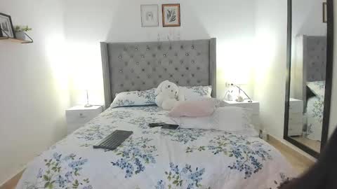 lana_roux online show from January 18, 12:36 am