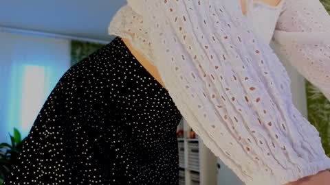 Snapshot of lana_sky chatting on December 27, 10:55 am Lana online show from December 27, 10:55 am