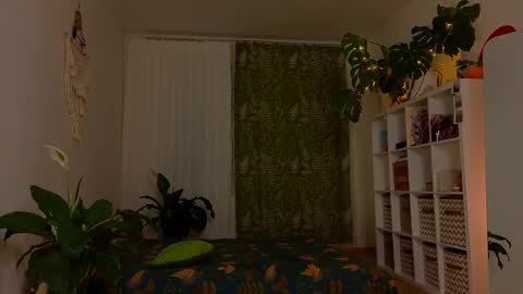 Snapshot of lana_sky chatting on February 14, 3:58 pm Lana online show from February 14, 3:58 pm