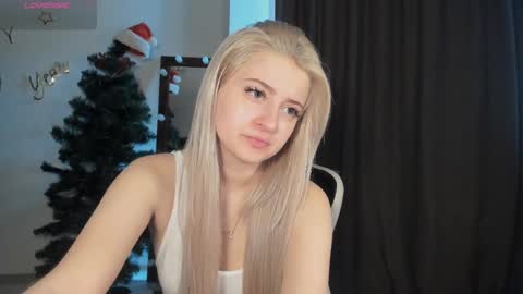 Snapshot of lana_younes chatting on February 13, 9:51 am Lana online show from February 13, 9:51 am