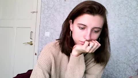 Snapshot of lanabeils chatting on December 3, 7:27 am Lana online show from December 3, 7:27 am