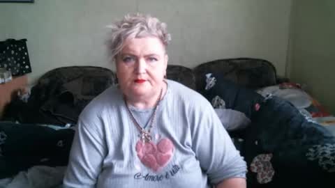 lanacat555 online show from November 7, 11:10 am