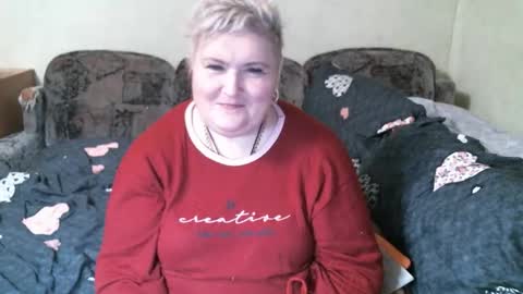 lanacat555 online show from March 31, 6:52 pm