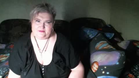 lanacat555 online show from April 12, 1:43 am