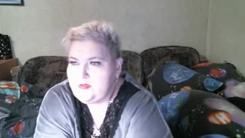 lanacat555 online show from April 29, 5:30 pm