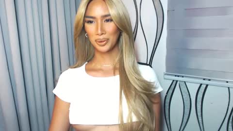 Lana online show from February 19, 4:01 am