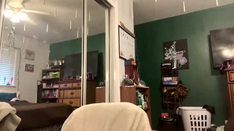 Janessa online show from October 1, 4:57 pm