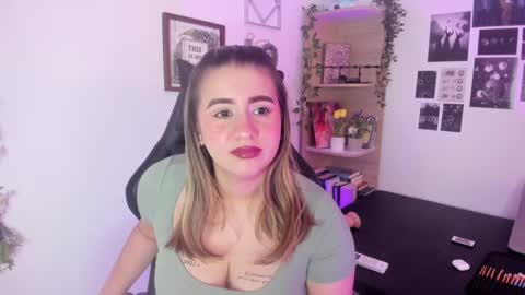 Snapshot of lanaherondale_ chatting on September 15, 7:58 pm lanaherondale_ online show from September 15, 7:58 pm