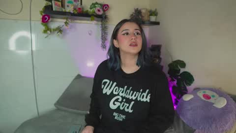 Snapshot of lanaherondale_ chatting on March 3, 3:45 am lanaherondale_ online show from March 3, 3:45 am