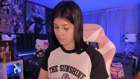 Snapshot of lanakyutt chatting on January 19, 12:28 am L A N A online show from January 19, 12:28 am