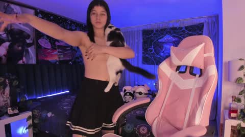 Snapshot of lanakyutt chatting on February 8, 11:55 am L A N A online show from February 8, 11:55 am