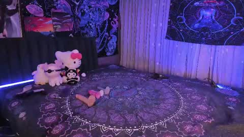 Snapshot of lanakyutt chatting on February 14, 8:42 am L A N A online show from February 14, 8:42 am