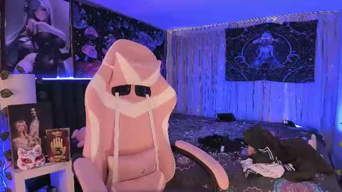 Snapshot of lanakyutt chatting on March 4, 8:05 pm L A N A online show from March 4, 8:05 pm