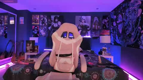 Snapshot of lanakyutt chatting on September 19, 8:31 pm L A N A online show from September 19, 8:31 pm