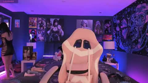 Snapshot of lanakyutt chatting on October 4, 3:54 pm L A N A online show from October 4, 3:54 pm