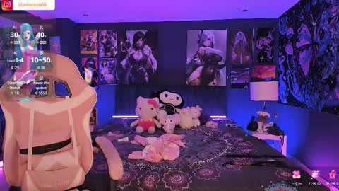 Snapshot of lanakyutt chatting on October 10, 12:37 pm L A N A online show from October 10, 12:37 pm