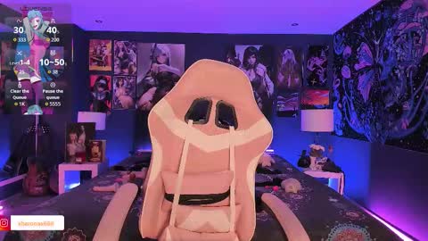 Snapshot of lanakyutt chatting on November 7, 12:49 pm L A N A online show from November 7, 12:49 pm