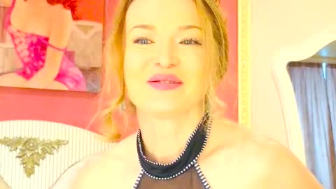 Snapshot of lanavibes chatting on February 24, 11:30 am lanavibes online show from February 24, 11:30 am