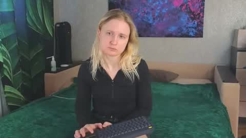 LanaviSmith online show from February 18, 6:20 am