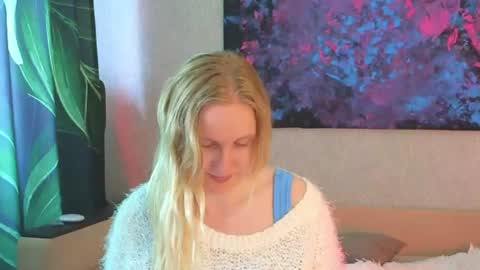 LanaviSmith online show from June 17, 6:16 am