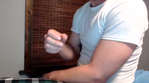 Snapshot of lancehardin chatting on January 6, 12:37 am Lance online show from January 6, 12:37 am