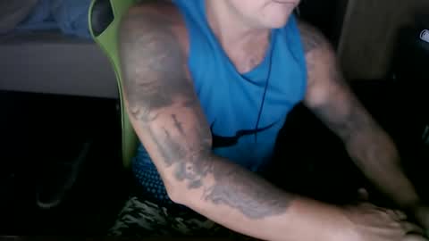 Snapshot of landaw chatting on December 4, 10:46 am Landaw online show from December 4, 10:46 am