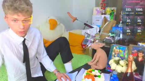 Lanny online show from February 16, 9:33 pm