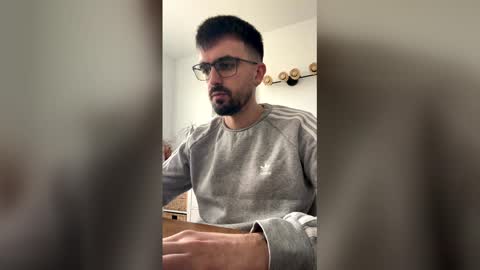 lander920612 online show from March 9, 10:08 am