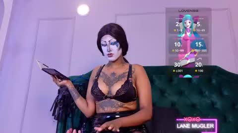 LANEMUGLER online show from June 30, 12:17 pm