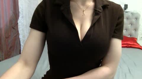 langoria online show from May 9, 3:50 pm