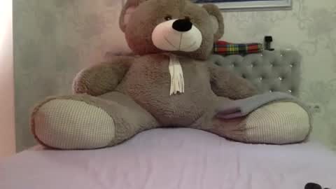 langoria online show from June 18, 3:38 pm